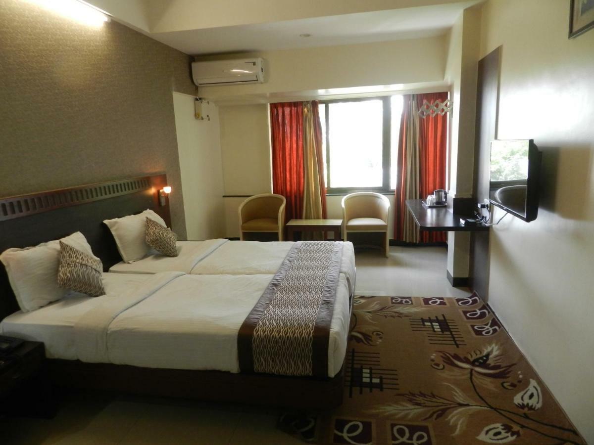 Hotel Ayodhya Kolhapur Exterior foto