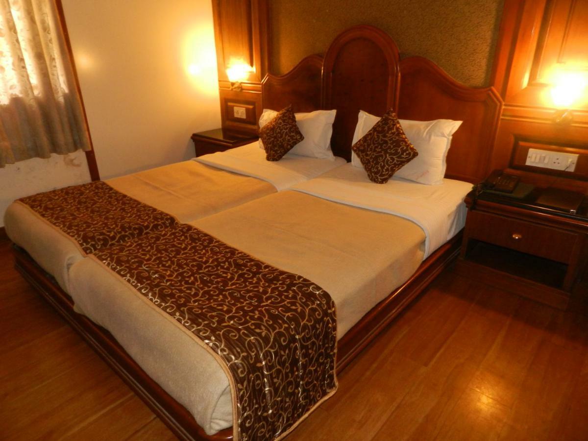 Hotel Ayodhya Kolhapur Exterior foto